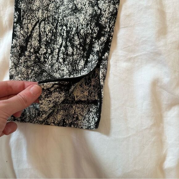 French Connection Marble Pattern Pants Size 6 - Picture 4 of 6